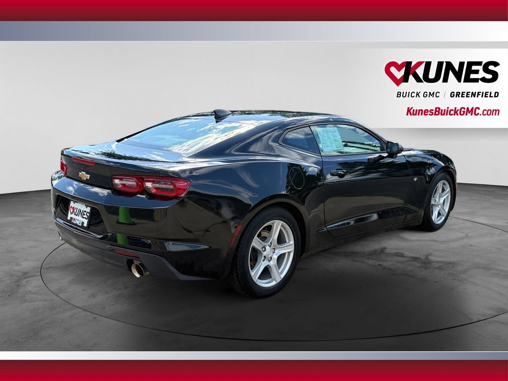 Used 2023 Chevrolet Camaro LT RWD image 10