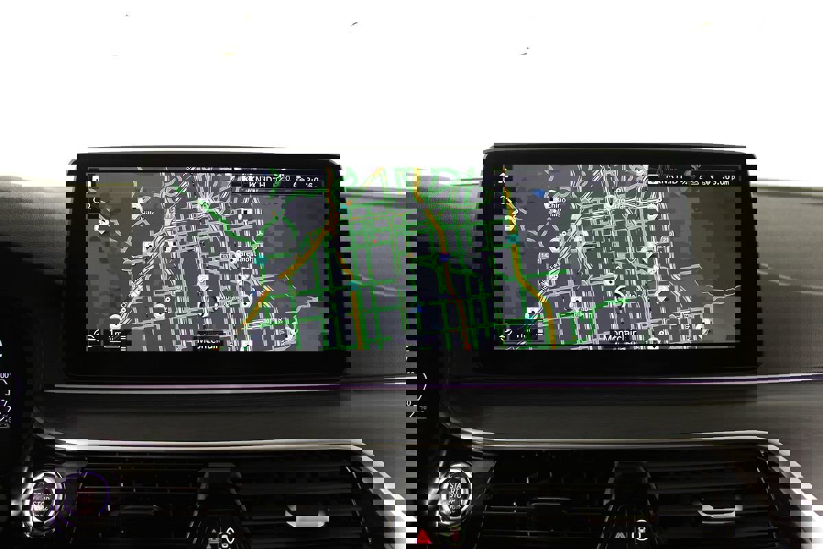 Used 2023 BMW 530e 530e w/ M Sport Package image 18