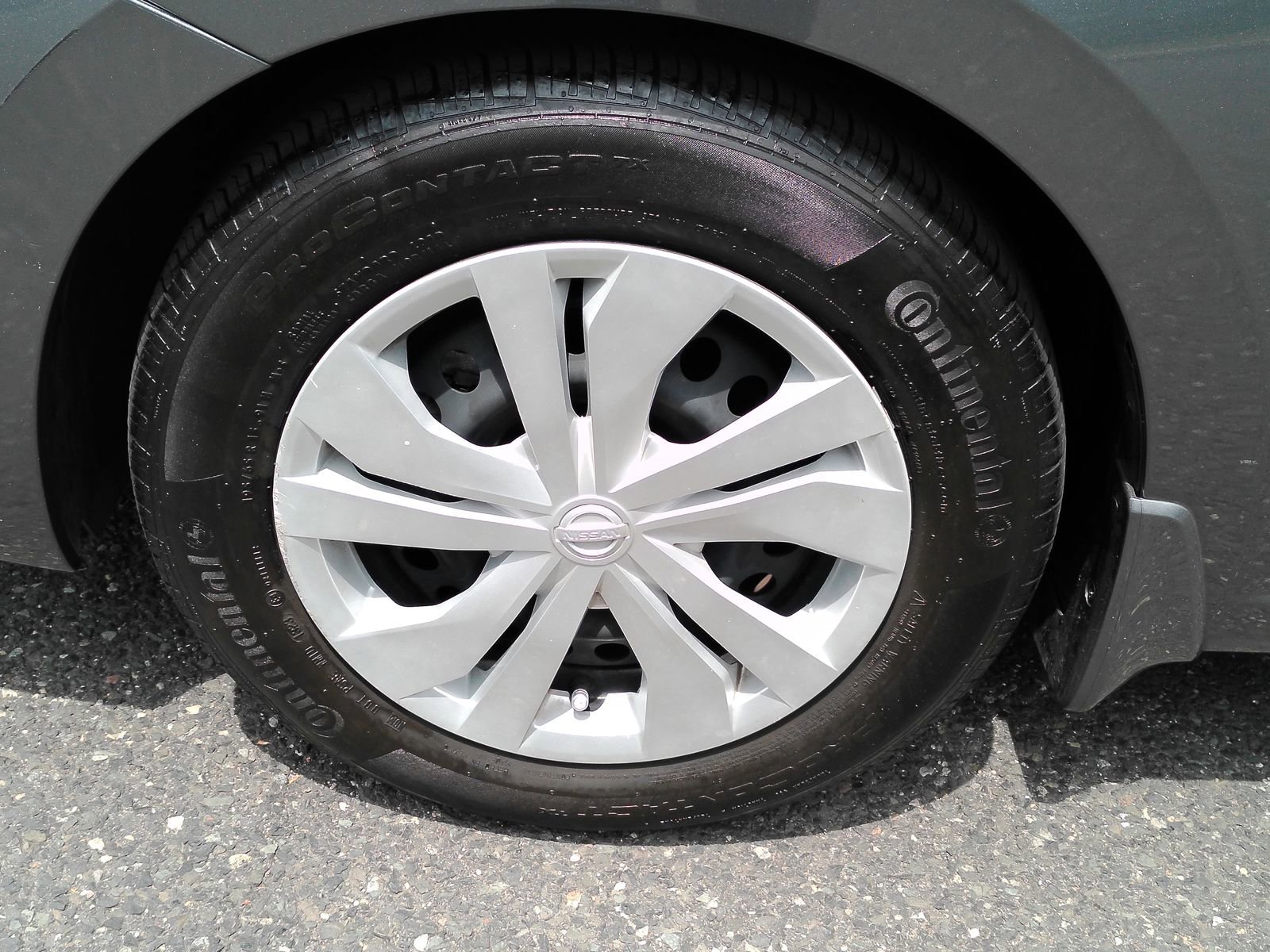 Used 2023 Nissan Versa S w/ Trunk Package FWD image 29