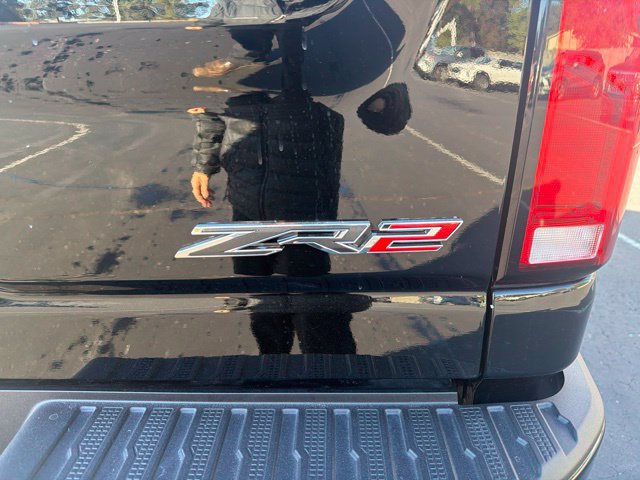 Used 2025 Chevrolet Silverado 2500 ZR2 w/ Technology Package AWD/4WD image 9