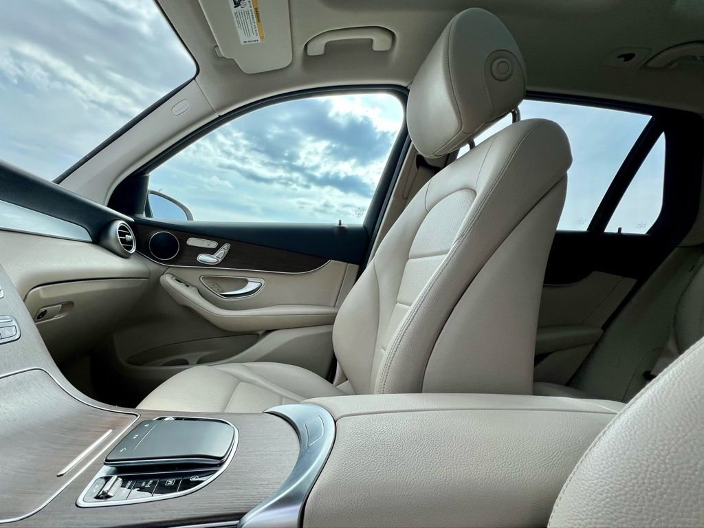 Used 2022 Mercedes-Benz GLC 300 4MATIC image 15