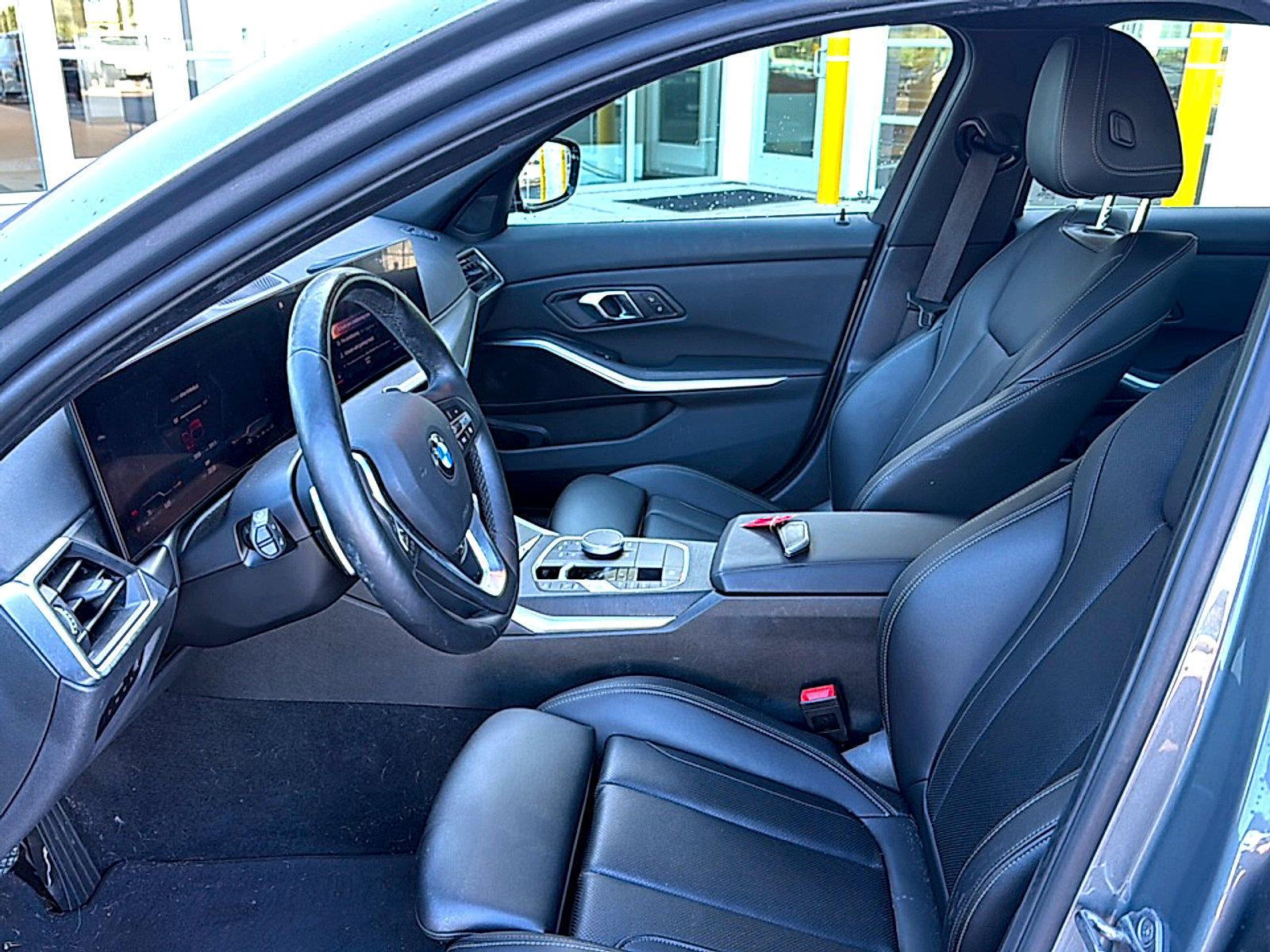 Used 2024 BMW 330i Sedan w/ Premium Package RWD image 7