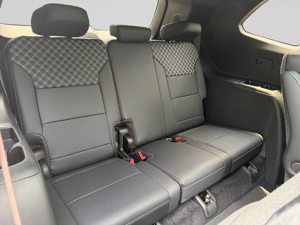 Used 2024 GMC Acadia Denali FWD image 19