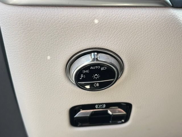 Used 2025 Mercedes-Benz GLC 350e 4MATIC image 20