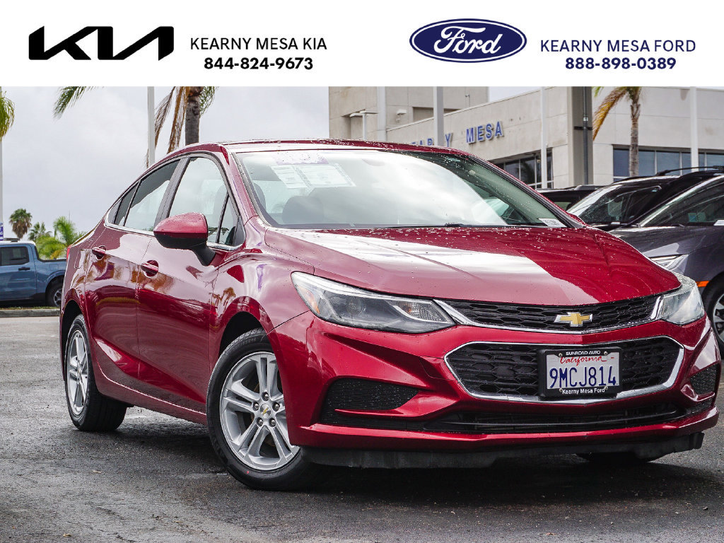 Used 2018 Chevrolet Cruze LT w/ Convenience Package FWD image 1