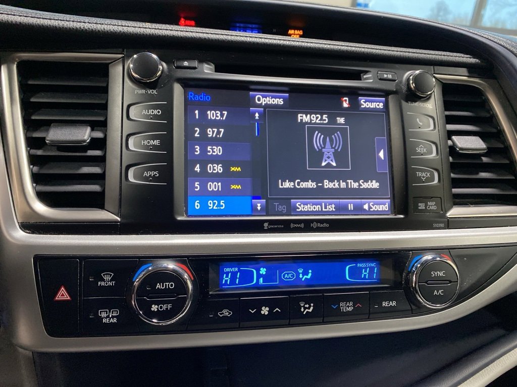 Used 2019 Toyota Highlander XLE image 23