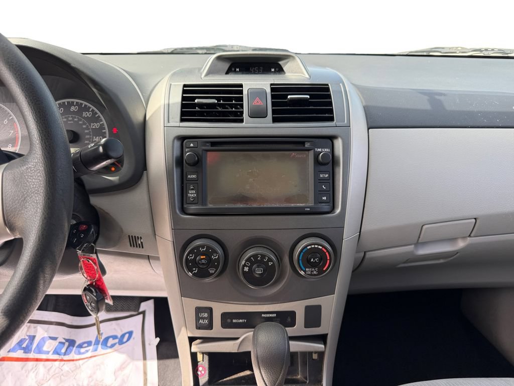 Used 2013 Toyota Corolla LE FWD image 12