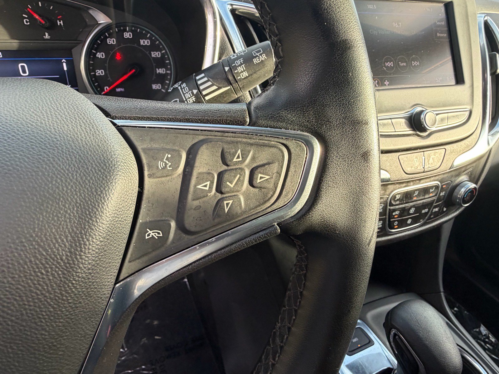 Used 2024 Chevrolet Equinox LT AWD/4WD image 27