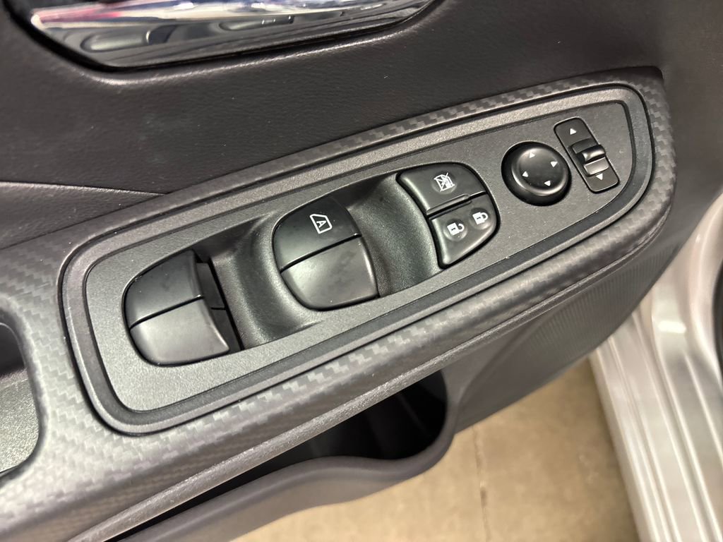 Used 2025 Nissan Versa SV FWD image 22