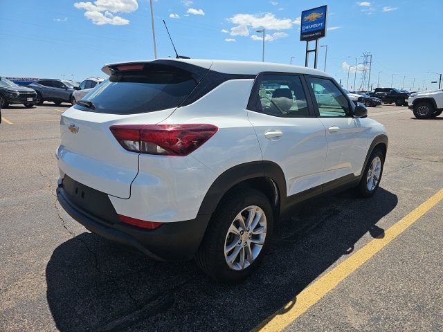 Used 2024 Chevrolet TrailBlazer LS FWD image 3