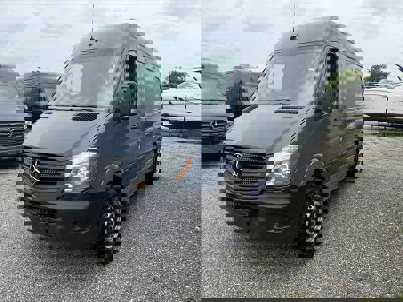 Used 2018 Mercedes-Benz Sprinter 2500 image 3