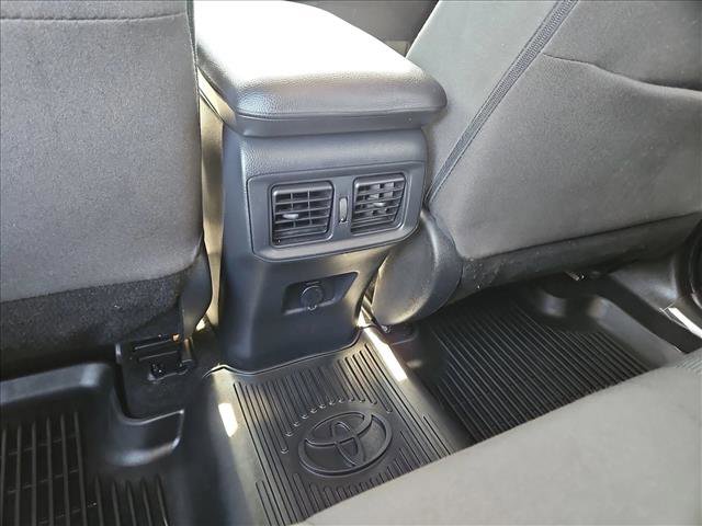 Used 2022 Toyota RAV4 LE FWD image 17