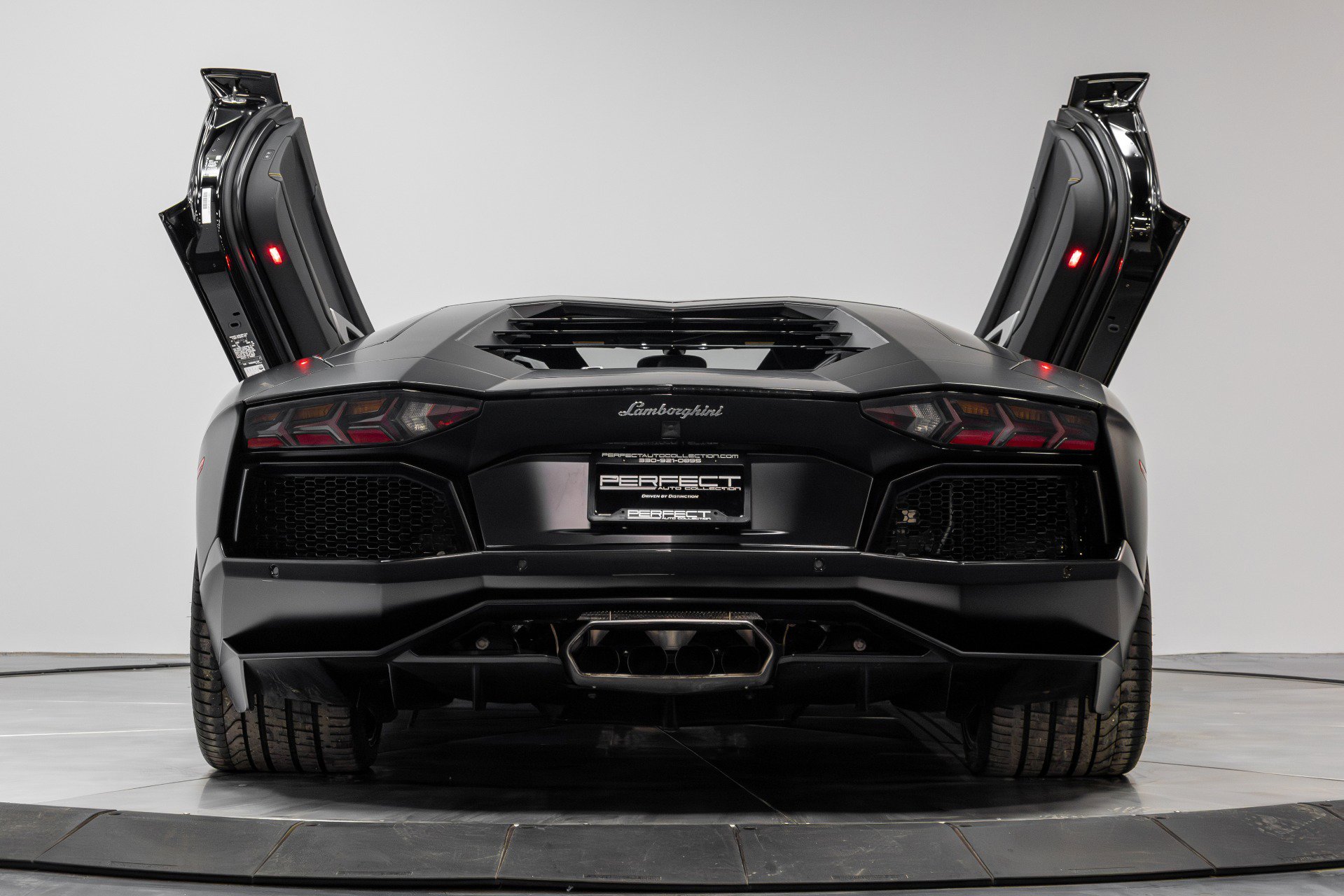 Used 2014 Lamborghini Aventador LP 700-4 image 34