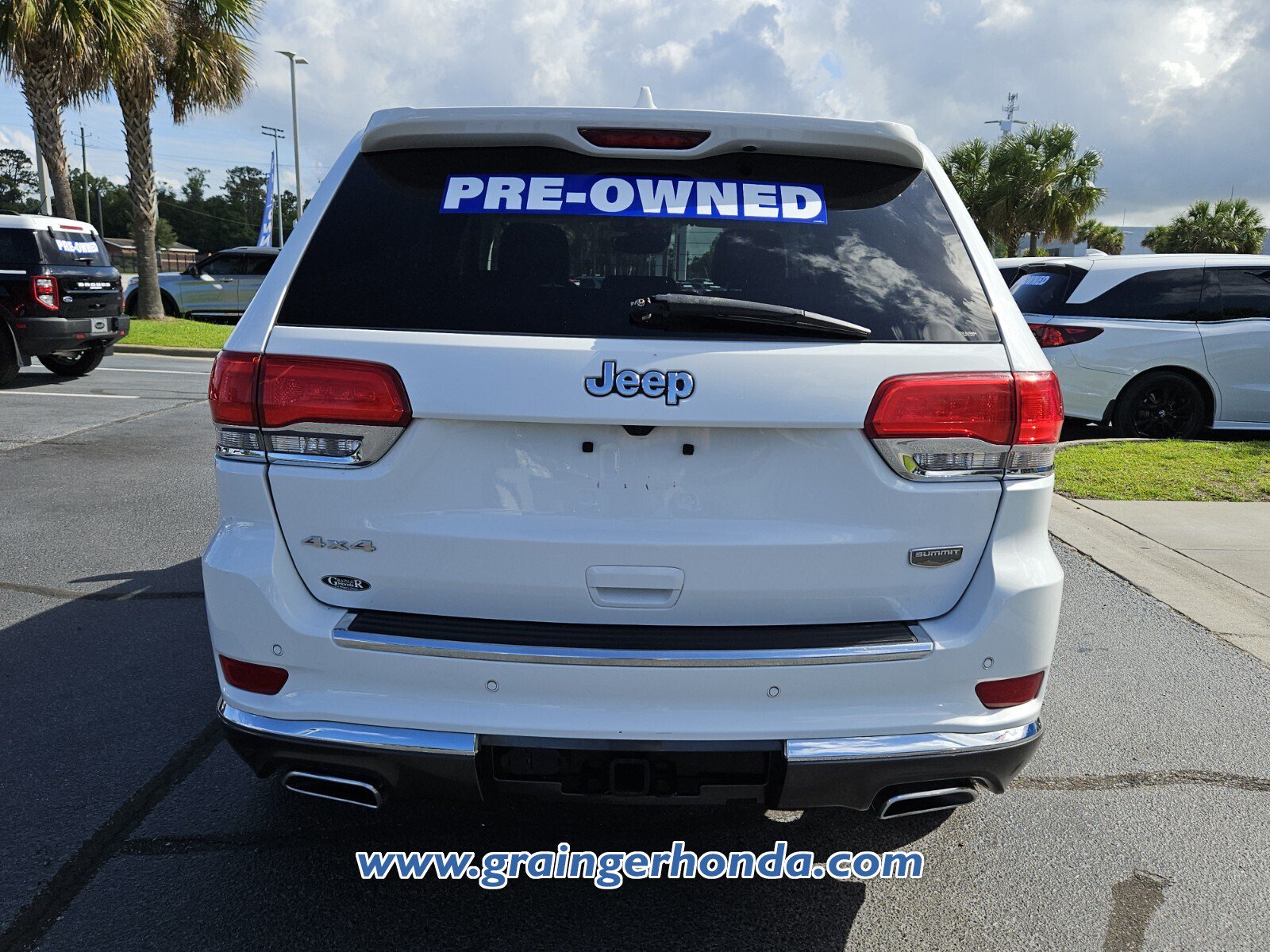 Used 2020 Jeep Grand Cherokee Summit AWD/4WD image 4