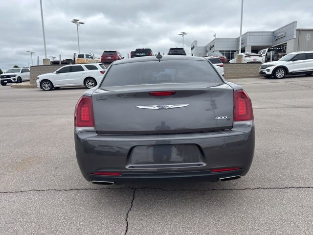 Used 2018 Chrysler 300 S image 6