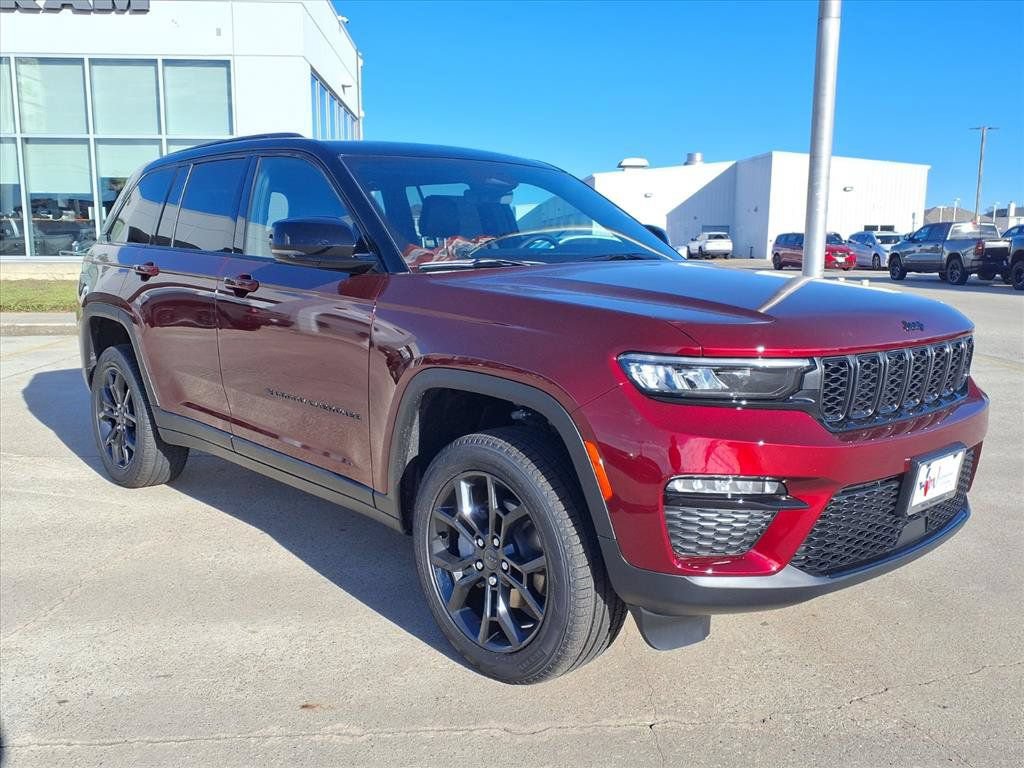 New 2025 Jeep Grand Cherokee Limited AWD/4WD image 2