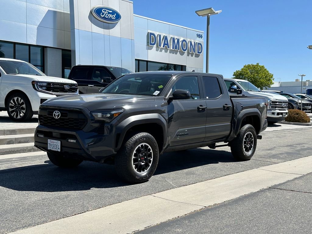 Used 2025 Toyota Tacoma TRD Off-Road AWD/4WD image 2