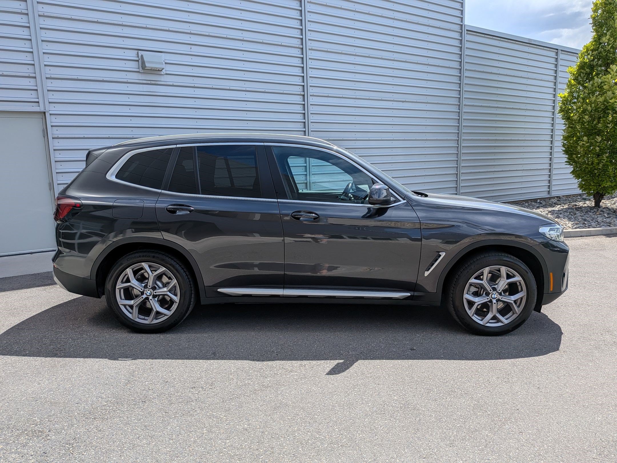 Used 2024 BMW X3 xDrive30i AWD/4WD image 4