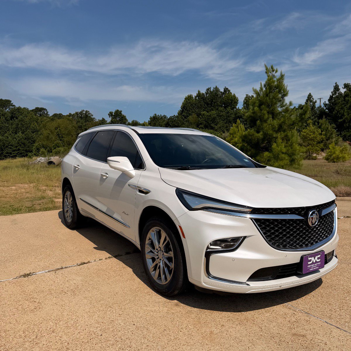 Used 2023 Buick Enclave Avenir w/ Avenir Technology Package FWD image 3