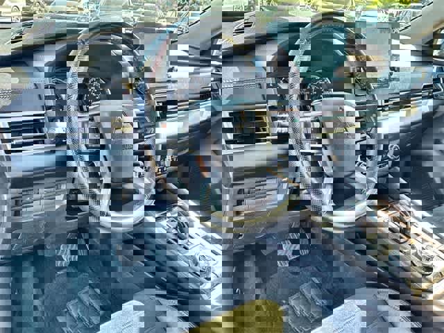 Used 2023 Mitsubishi Outlander SE image 2