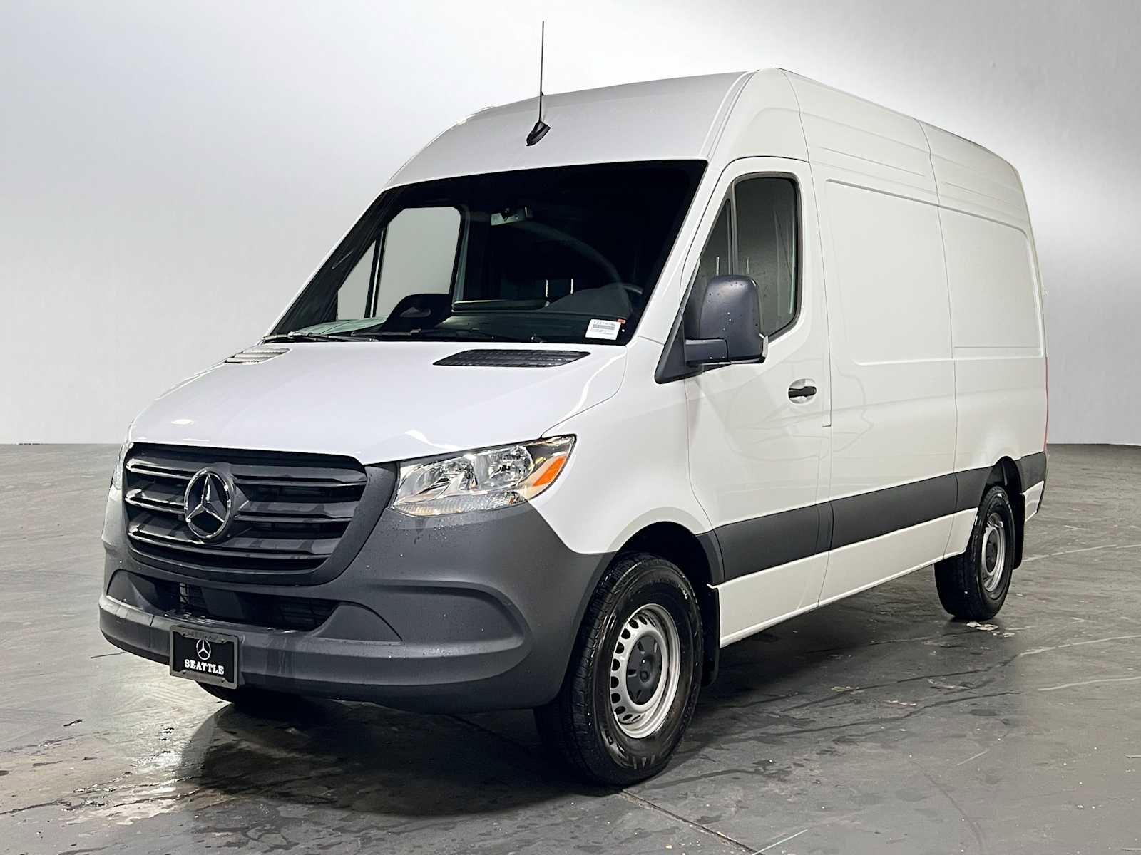 Used 2025 Mercedes-Benz Sprinter 2500 image 7
