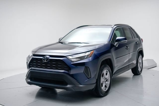 Used 2025 Toyota RAV4 XLE AWD/4WD image 1