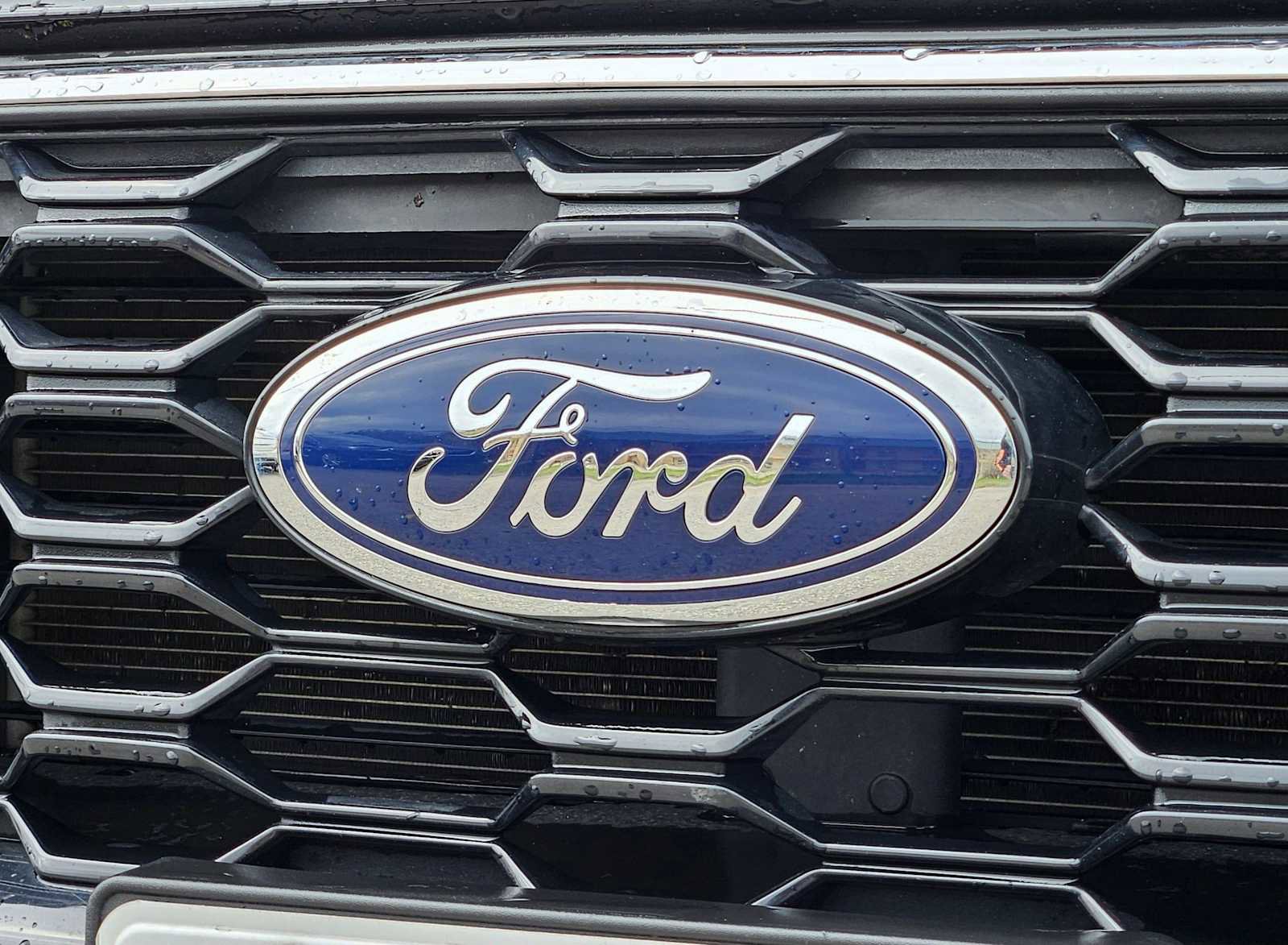 Used 2025 Ford Escape ST-Line Select AWD/4WD image 12