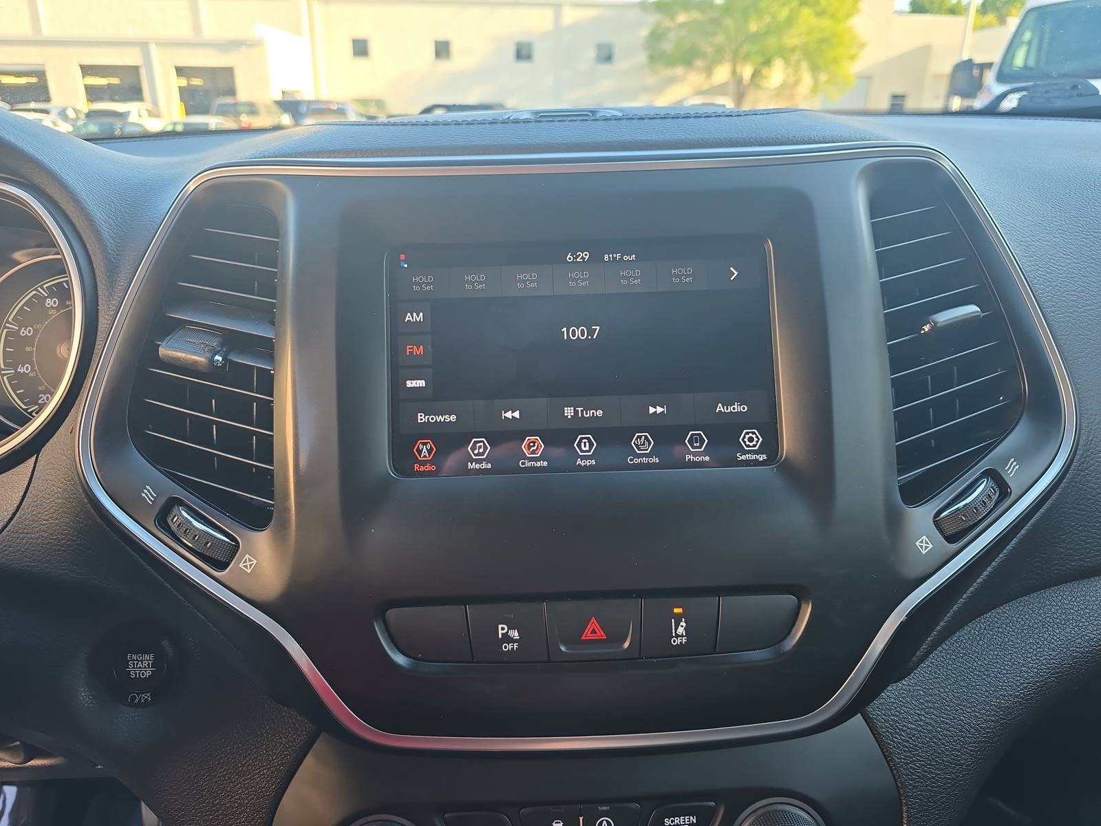 Used 2021 Jeep Cherokee Latitude Lux w/ Sun & Sound Group FWD image 22