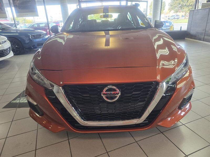 Used 2022 Nissan Altima 2.5 SR FWD image 2