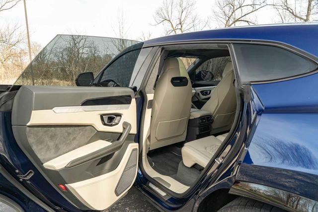 Used 2019 Lamborghini Urus image 44