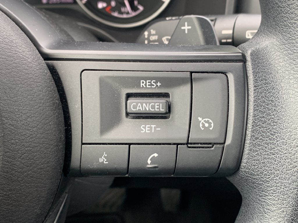 Used 2023 Nissan Rogue S FWD image 12