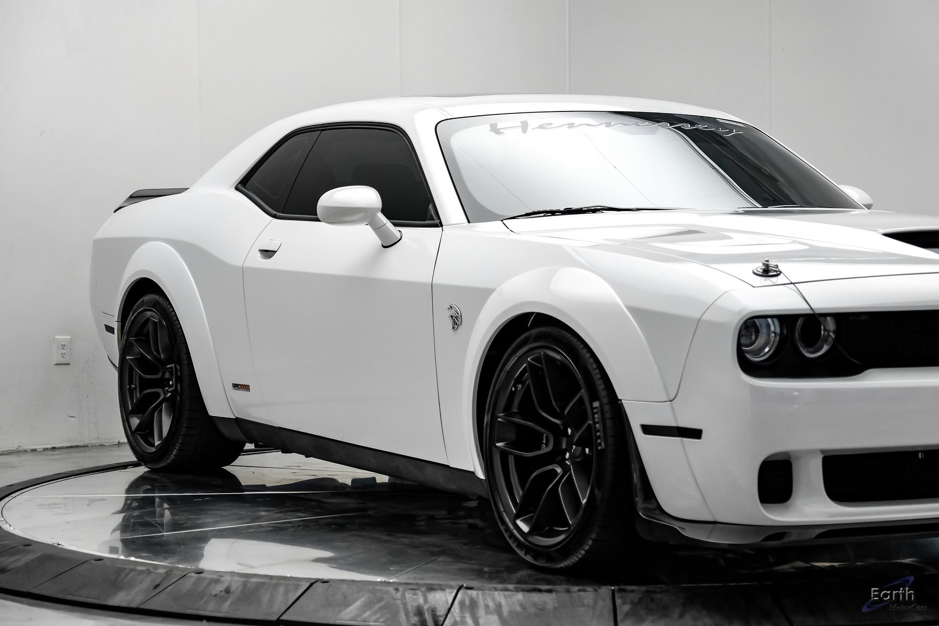 Used 2018 Dodge Challenger SRT Hellcat RWD image 31