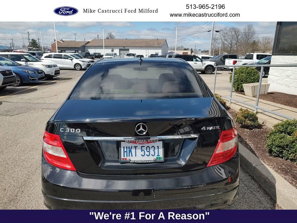 Used 2010 Mercedes-Benz C 300 4MATIC Sedan image 2