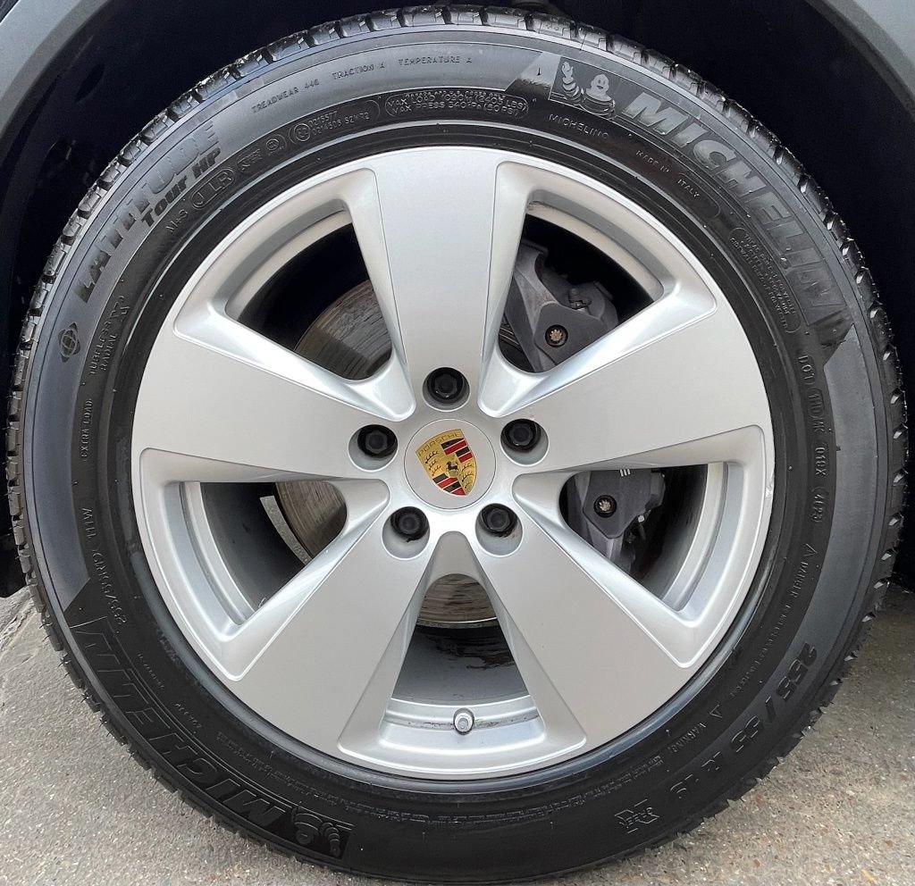 Used 2019 Porsche Cayenne AWD/4WD image 12