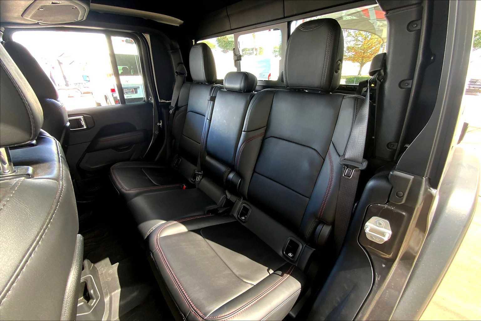 Used 2024 Jeep Gladiator Rubicon w/ Safety Group image 20