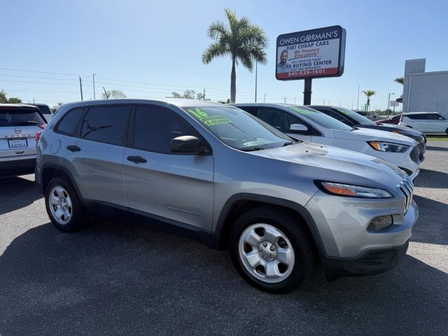 Used 2016 Jeep Cherokee Sport FWD image 1