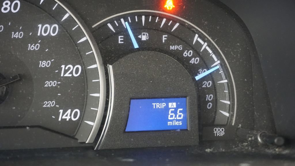 Used 2013 Toyota Camry LE image 44