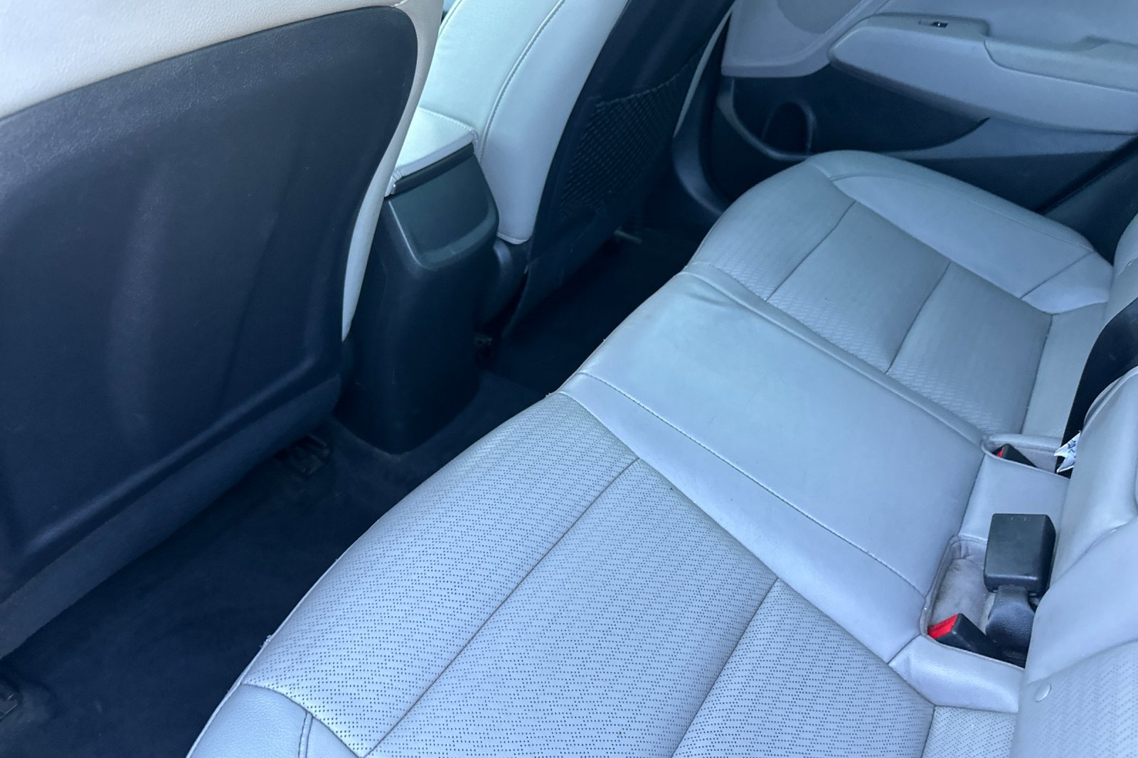 Used 2020 Hyundai Elantra Limited image 13