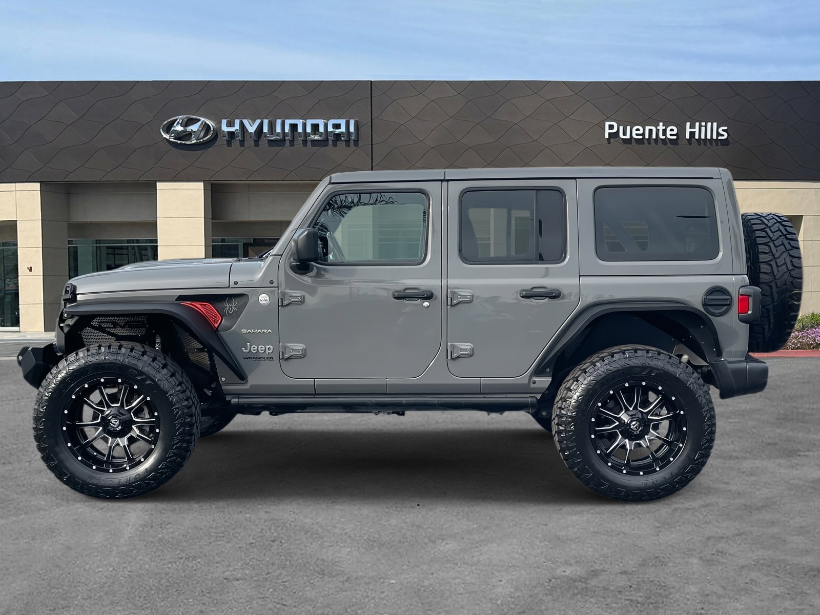 Used 2022 Jeep Wrangler Unlimited Sahara w/ Cold Weather Group image 3
