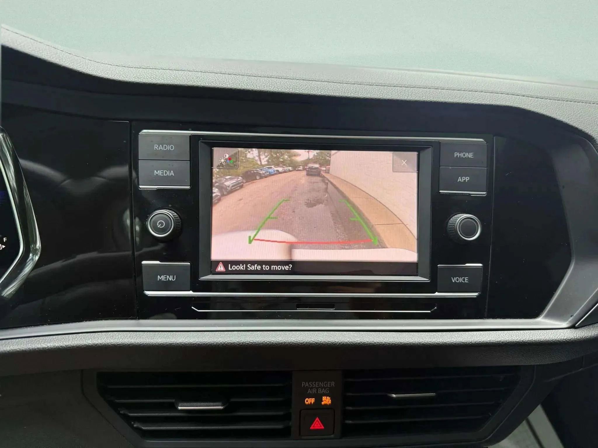 Used 2022 Volkswagen Jetta SE image 21