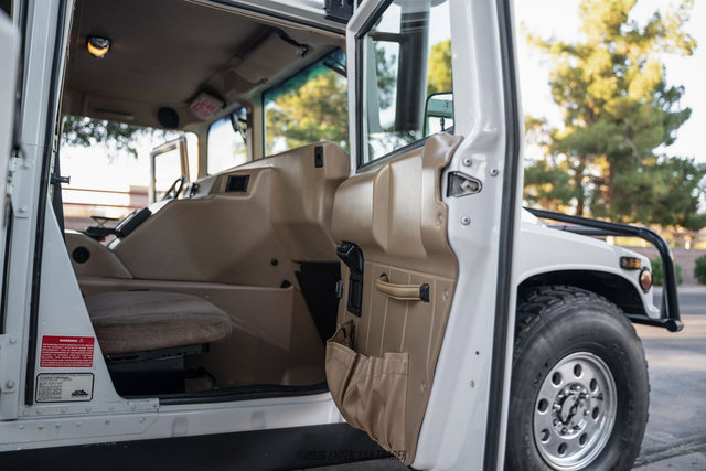 Used 1994 HUMMER H1 4-Door Hard Top AWD/4WD image 27
