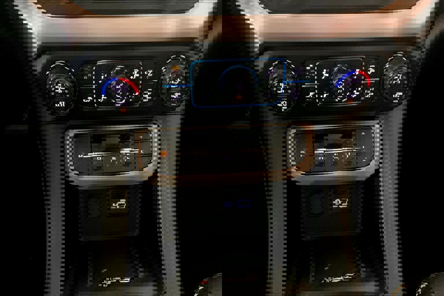 Used 2020 GMC Acadia Denali w/ Trailering Package image 35