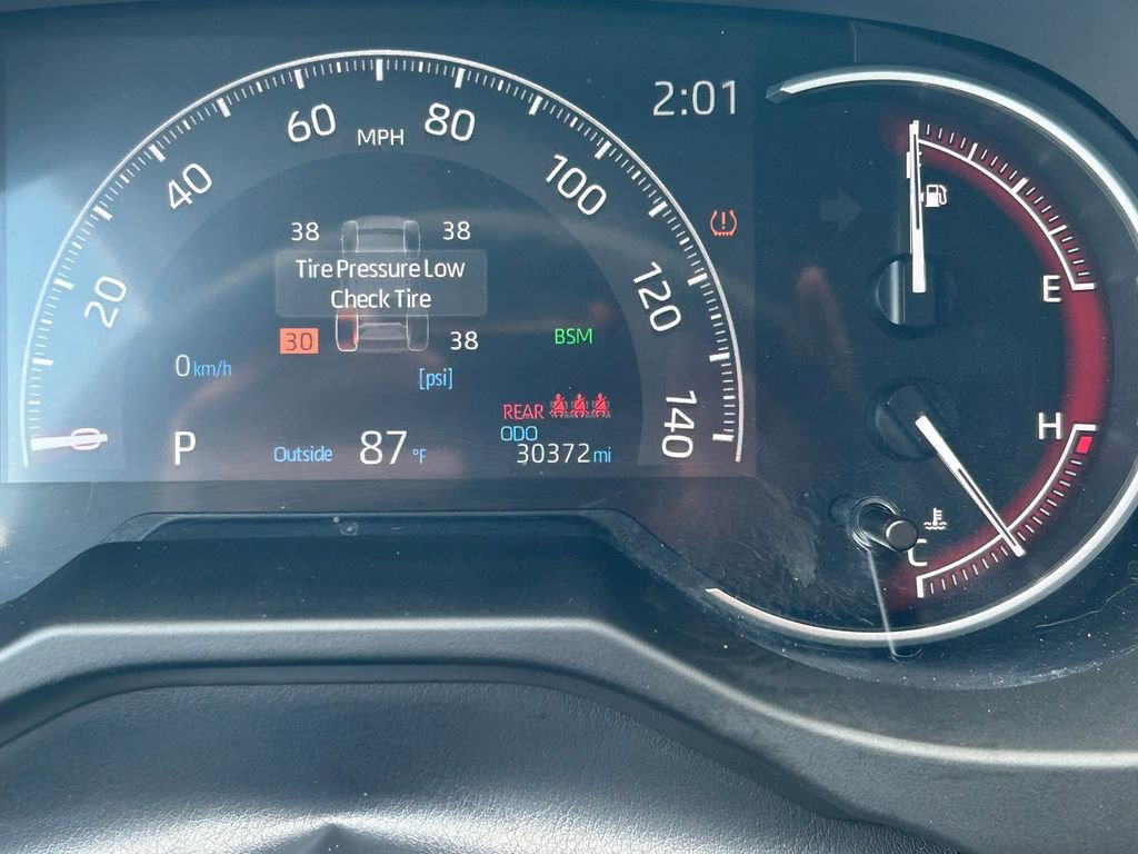 Certified 2025 Toyota RAV4 XLE FWD image 32