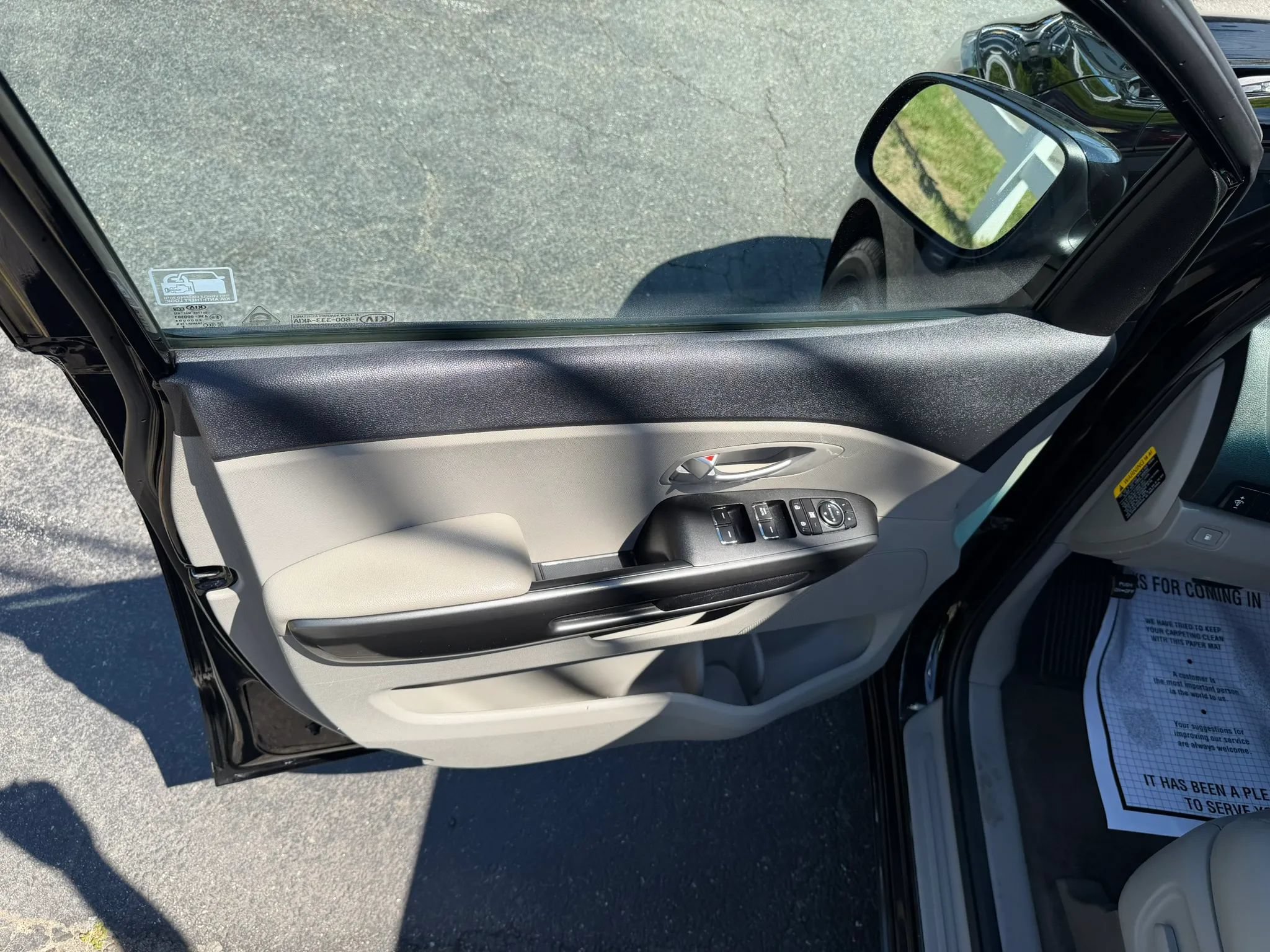 Used 2019 Kia Sedona LX FWD image 37