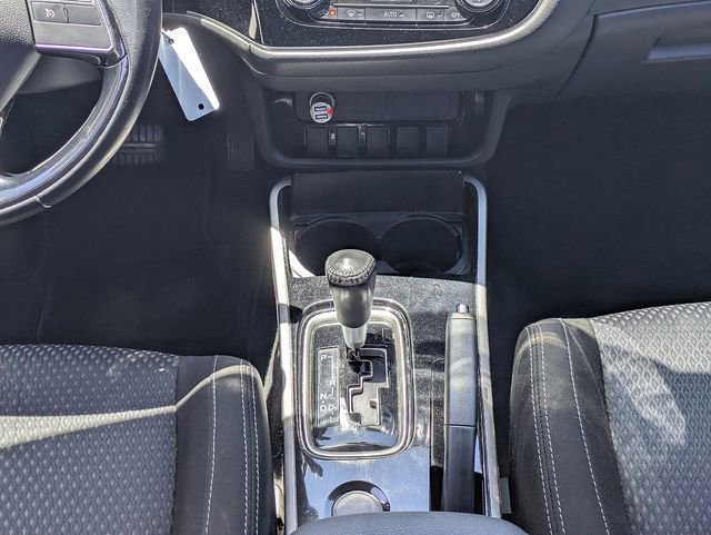 Used 2017 Mitsubishi Outlander ES image 19
