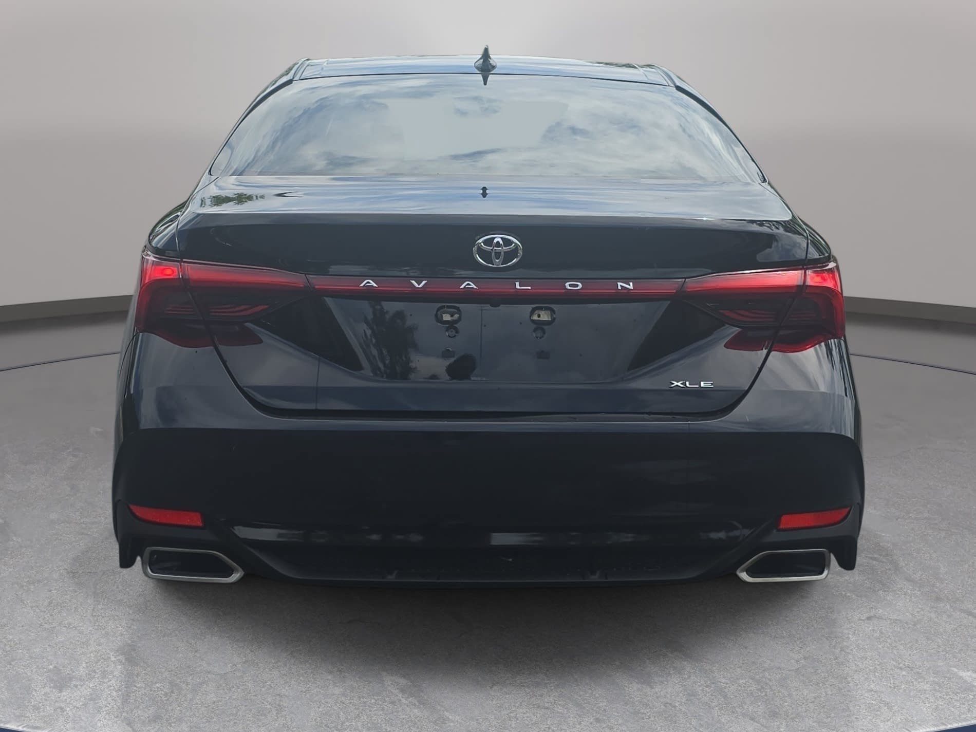 Used 2022 Toyota Avalon XLE w/ Moonroof Package FWD image 6