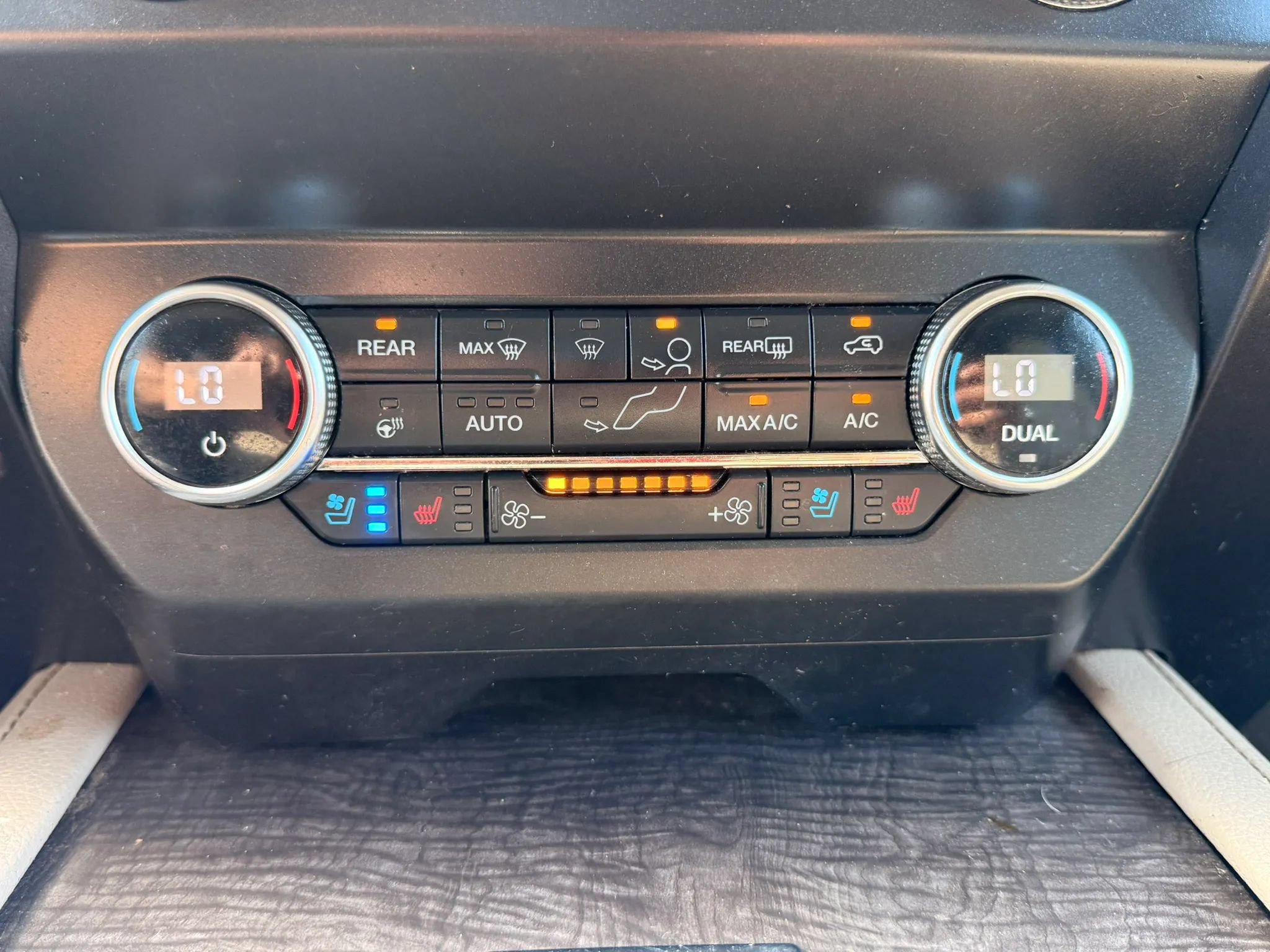 Used 2020 Ford Expedition Max Limited RWD image 26