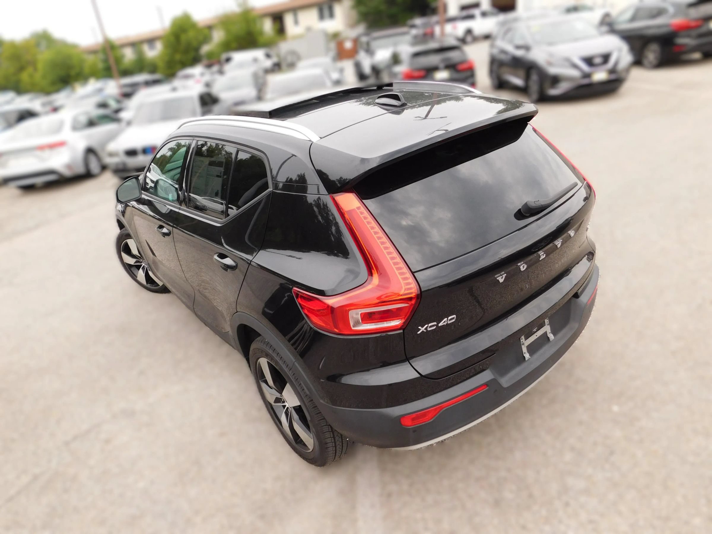 Used 2019 Volvo XC40 T5 Momentum AWD/4WD image 6