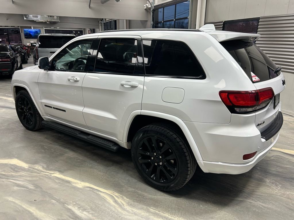 Used 2019 Jeep Grand Cherokee Altitude image 34
