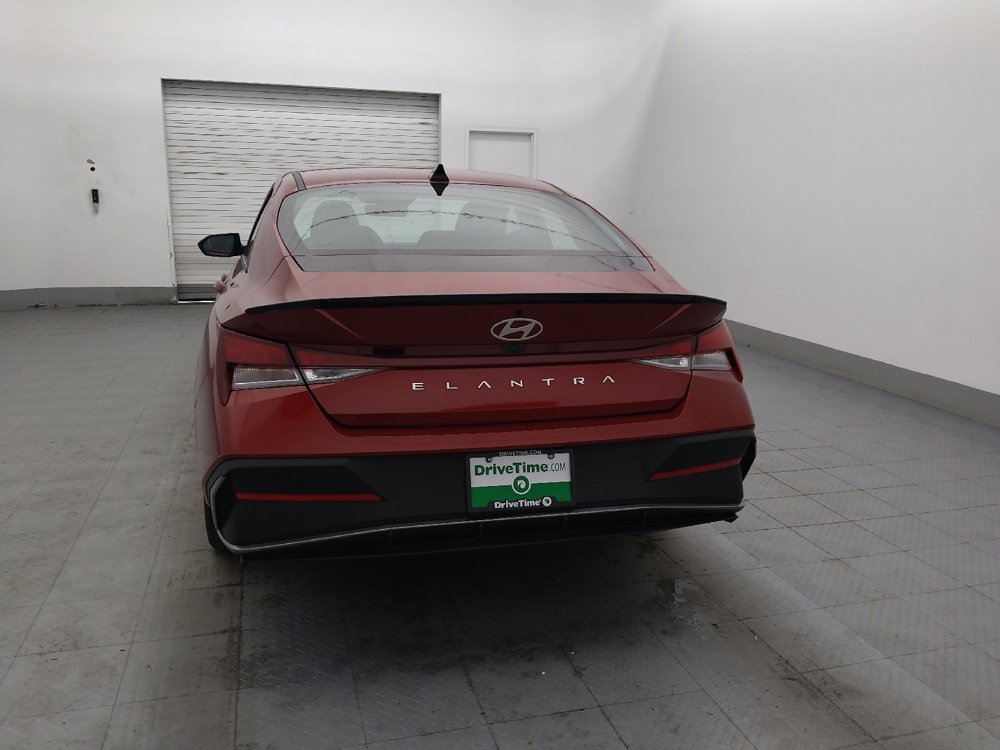 Used 2025 Hyundai Elantra Sport FWD image 6